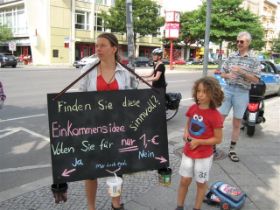 Verbrennung vor Jobcenter 005 (Small).jpg