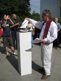 Verbrennung vor Jobcenter 015 (Small).jpg