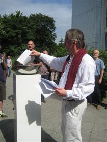 Verbrennung vor Jobcenter 018 (Small).jpg